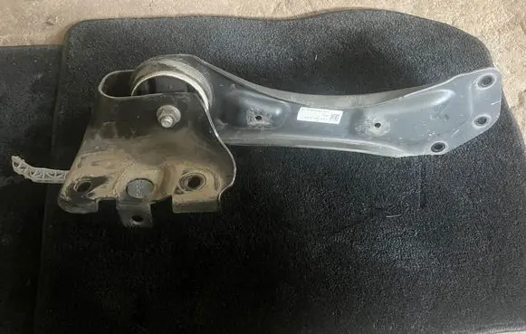 Mercedes-Benz EQB Rear upper control arm/wishbone A247352800 12473502403
