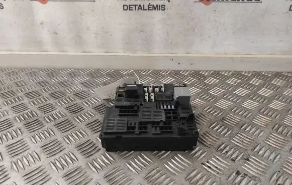 Volvo S90, V90 Fuse module 31473570