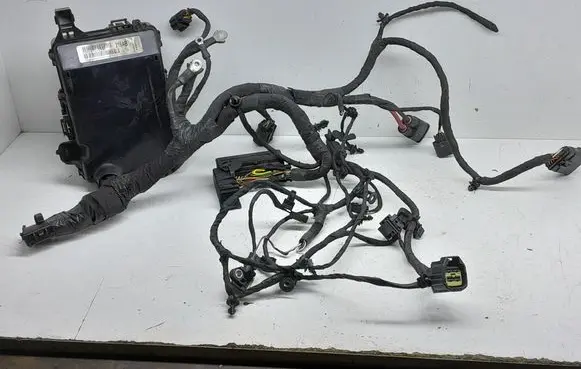 Lancia Thema Fuse module P68081219AB 16238AA