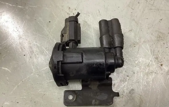 Vacuum valve