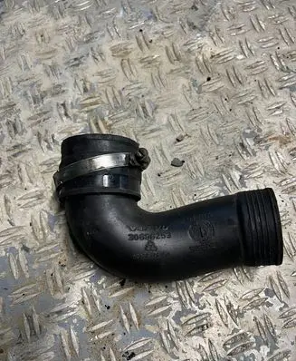 Volvo XC70 Intercooler hose/pipe 30696253