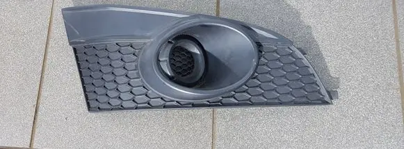 Chevrolet Captiva Front fog light trim/grill