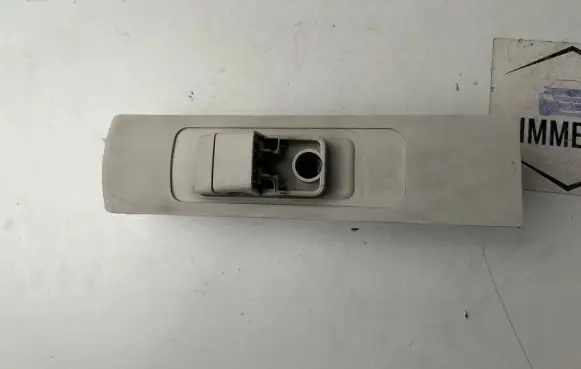Ford Mondeo MK V Seat belt adjustment rail GG93F602B82AA3AM1