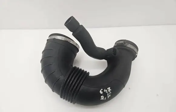 Mercedes-Benz E W211 Turbo air intake inlet pipe/hose A6470940097 8511875