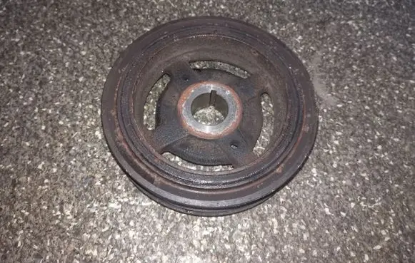 Toyota Avensis T250 Crankshaft pulley