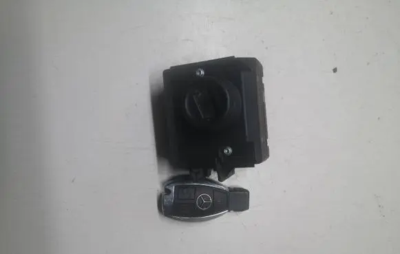 Mercedes-Benz C W204 Ignition lock A2045451308