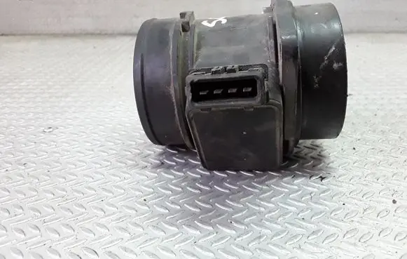 Renault Laguna I Mass air flow meter 5WK9615 7700105010B