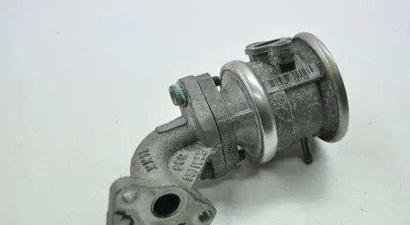 Audi A6 S6 C5 4B EGR valve 06C131101