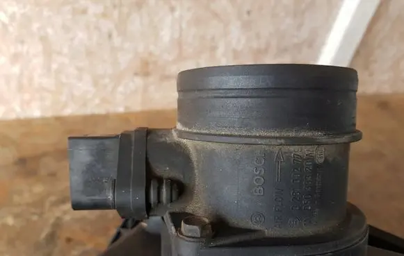 Renault Captur Mass air flow meter 05033320AA