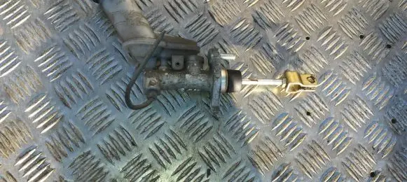 Suzuki Liana Clutch master cylinder