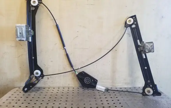 Audi A5 8T 8F Front door electric window regulator 