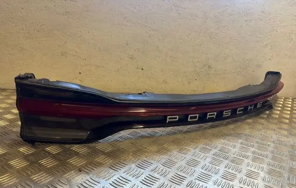 Porsche Macan (95B) Tailgate rear/tail lights 95B945208