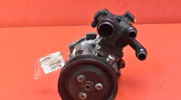 BMW 3 E46 Power steering pump 6758595