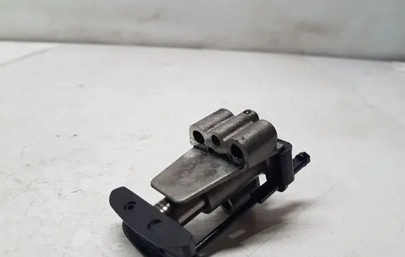 Peugeot 5008 II other engine part 084930