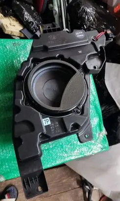 Hyundai Santa Fe Subwoofer speaker 96380S1100
