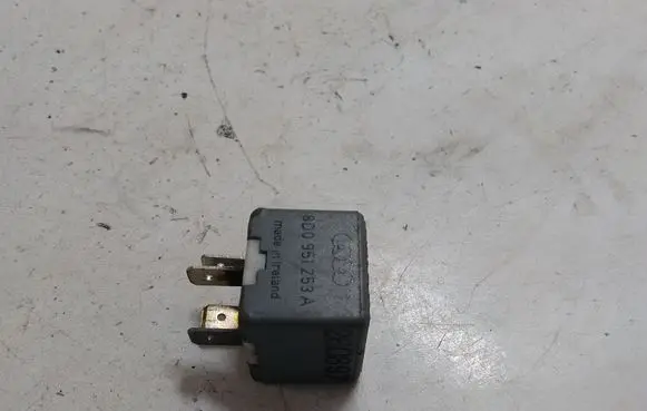 Audi A4 S4 B5 8D Other relay 8D0951253A
