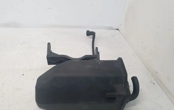 Volkswagen Golf VI Active carbon filter fuel vapour canister 1K0201801D 1K0196