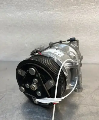 Renault Kangoo III Air conditioning (A/C) compressor (pump)
