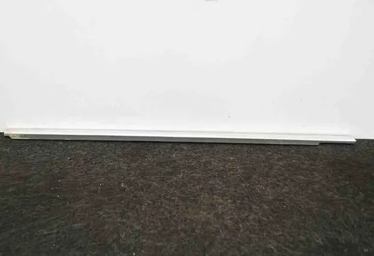 Mercedes-Benz E W212 Door glass trim A2127250465