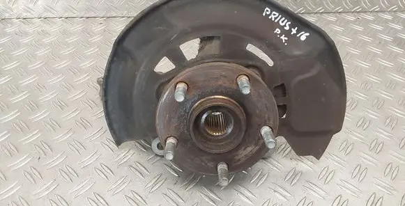 Toyota Prius+ (ZVW40) Front wheel hub
