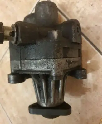 BMW 5 E34 Power steering pump 7681955232 1141042 6339287