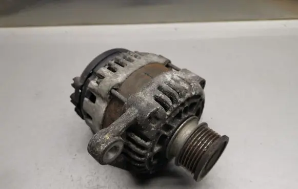 Opel Insignia A Generator/alternator 13502583