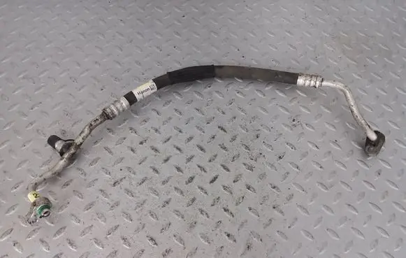 KIA Ceed Air conditioning (A/C) pipe/hose 97762J7300