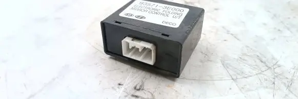 KIA Sorento Wing mirror control module 935713E000