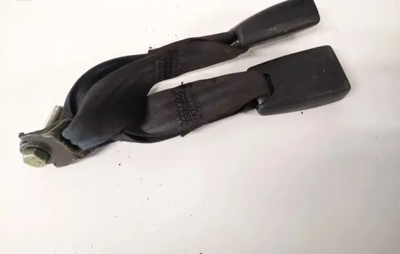 Mazda 626 Middle seatbelt buckle (rear) 