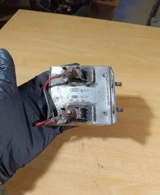 Audi A4 S4 B5 8D Coolant fan relay 8D0959493