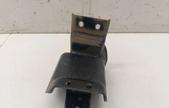 Mitsubishi L200 Gearbox mounting bracket