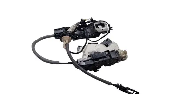 Volkswagen Golf VII Front door lock 5K1837015E 5G4837085C 5N0837017E