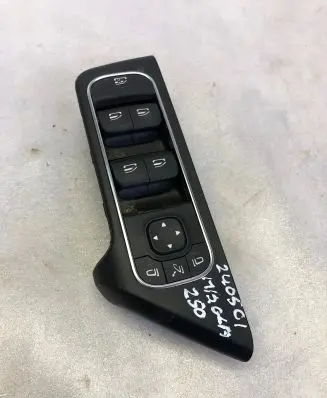 Mercedes-Benz GLA H247 Electric window control switch A1679059803