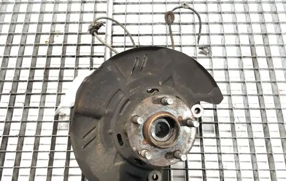 Subaru XV I Front wheel hub spindle knuckle