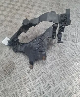 Audi A4 S4 B6 8E 8H Headlight/headlamp mounting bracket 