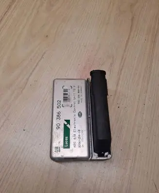 Opel Corsa B ABS control unit/module 90386502 3206105803 5SD00686800