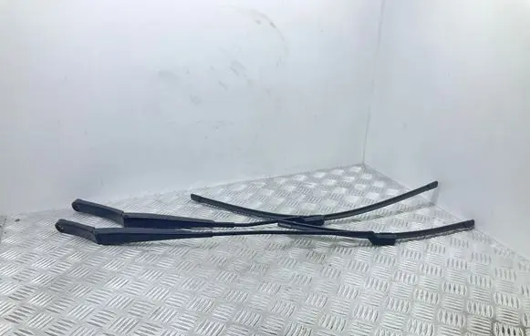 Skoda Karoq Front wiper blade arm 576955409A 576955410B