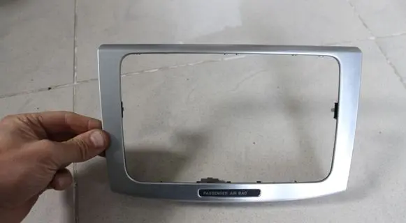 Radio/GPS head unit trim