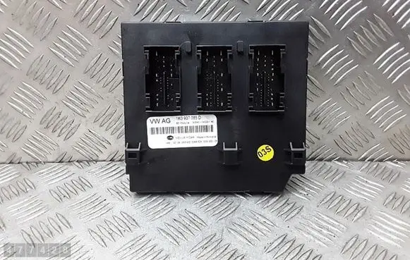 Volkswagen Golf VI Engine control unit/module 1k0937085d