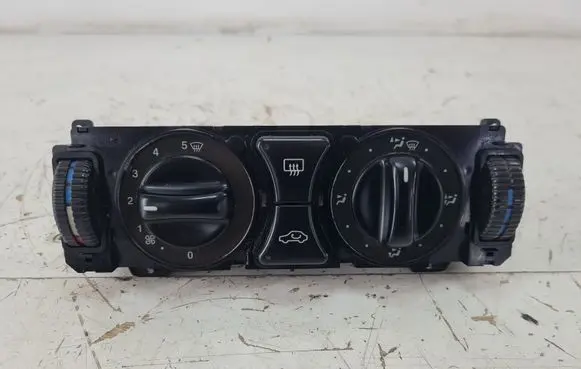 Mercedes-Benz E W210 Climate control unit 2108300185