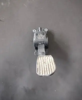 Mercedes-Benz Sprinter W906 Accelerator throttle pedal A9063000404 0280755023