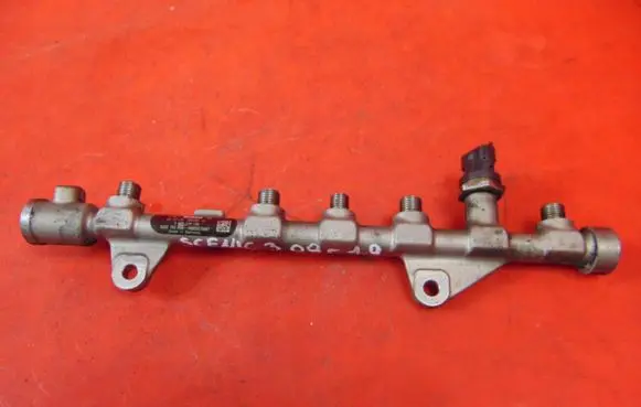 Renault Megane III Fuel main line pipe