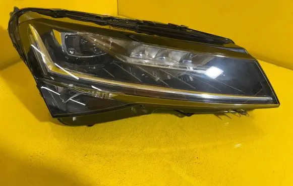 Skoda Superb B5 (3U) Headlight/headlamp 3V1941016D