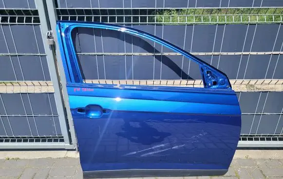 Volkswagen Taigo Front door
