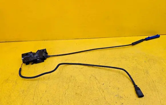 Seat Ateca Engine bonnet/hood lock release cable 575823531