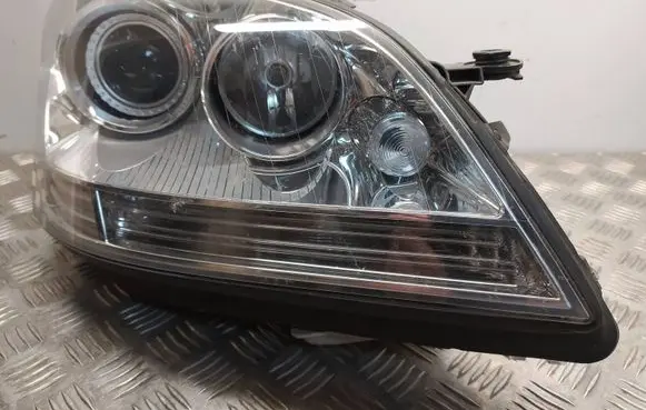 Mercedes-Benz ML W164 Headlight/headlamp 263348