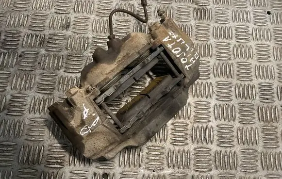 Toyota Hilux (AN10, AN20, AN30) Front brake caliper
