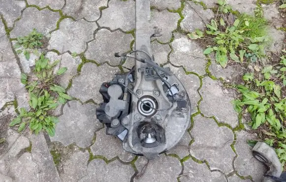Mercedes-Benz GLE (W166 - C292) Front wheel hub A1665320901 16063858500