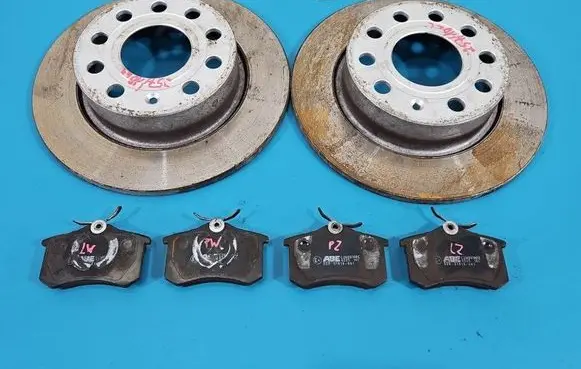 Volkswagen Golf V Brake discs and calipers set IMPRK1575944
