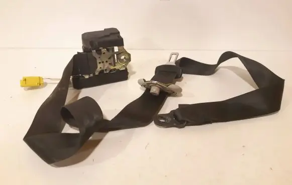 Volkswagen Caddy Front seatbelt 2K0857806E